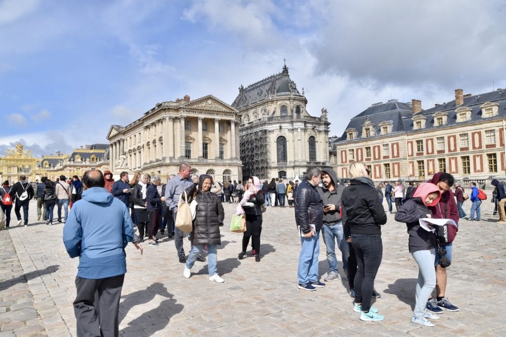 Crowds at Versailles 