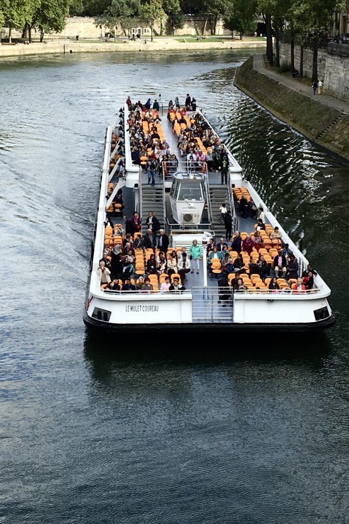Tour boat on the Seine 