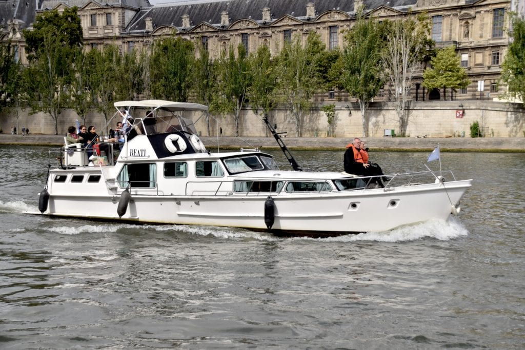 Tour boat on the Seine 