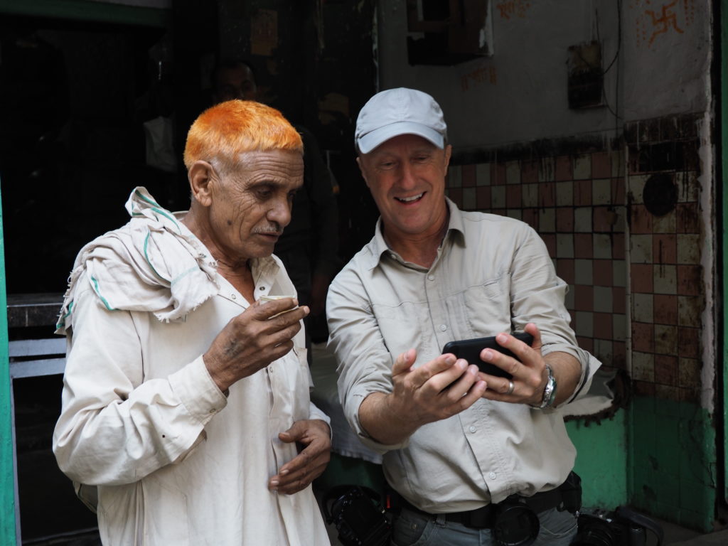 Karl sharing his image with the subject.